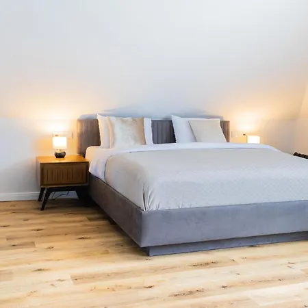 Strandnahe & Hochwertige Ferienunterkunft, Mit Gartenzugang, Parkplatz Und Fahrradunterstellplatz 아파트 샬베우츠