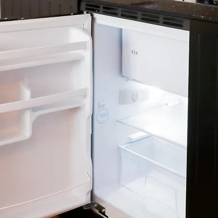 Strandnahe & Hochwertige Ferienunterkunft, Mit Gartenzugang, Parkplatz Und Fahrradunterstellplatz 샬베우츠