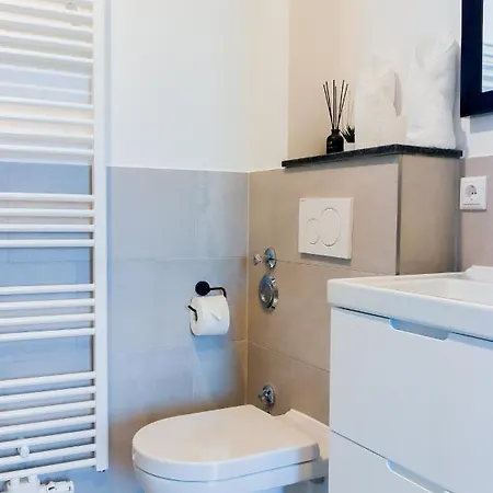 아파트 Strandnahe & Hochwertige Ferienunterkunft, Mit Gartenzugang, Parkplatz Und Fahrradunterstellplatz 샬베우츠