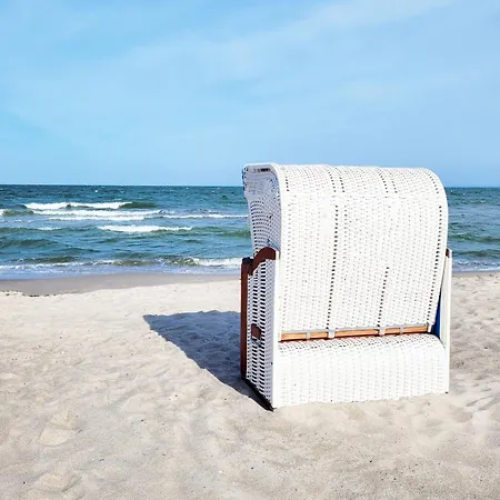 Strandnahe & Hochwertige Ferienunterkunft, Mit Gartenzugang, Parkplatz Und Fahrradunterstellplatz *