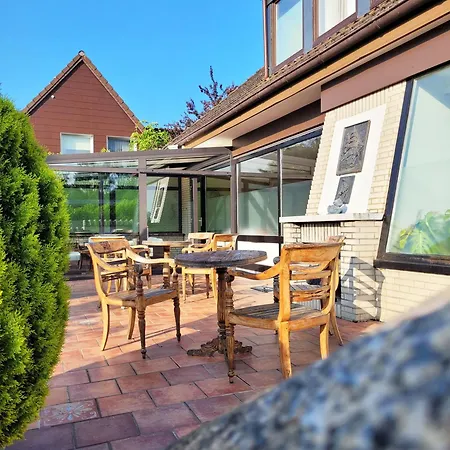 Strandnahe & Hochwertige Ferienunterkunft, Mit Gartenzugang, Parkplatz Und Fahrradunterstellplatz 아파트