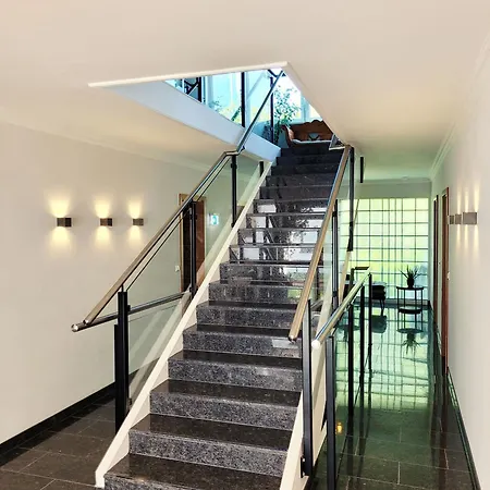 Strandnahe & Hochwertige Ferienunterkunft, Mit Gartenzugang, Parkplatz Und Fahrradunterstellplatz 아파트