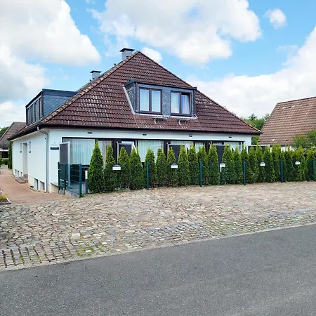 Apartamento Strandnahe & Hochwertige Ferienunterkunft, Mit Gartenzugang, Parkplatz Und Fahrradunterstellplatz Scharbeutz